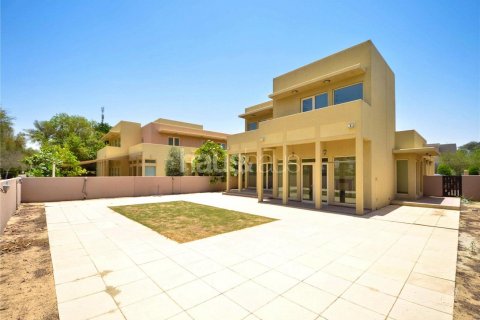 Villa in Arabian Ranches, Dubai, VAE: 3 Schlafzimmer, 299 m2 Nr. 627020