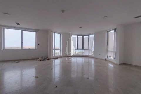 Снять в аренду квартиру в Khalifa Street, Абу-Даби, ОАЭ 4 спальни, 183.9м2, № 572846 - фото 2