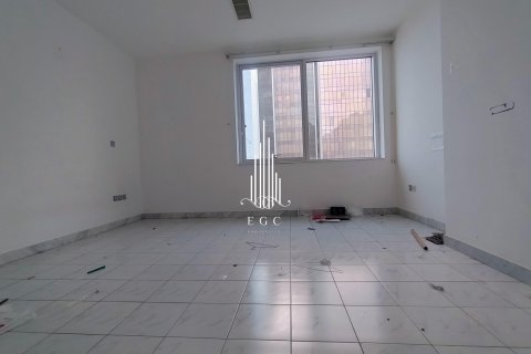 Снять в аренду квартиру в Khalifa Street, Абу-Даби, ОАЭ 4 спальни, 183.9м2, № 572846 - фото 7