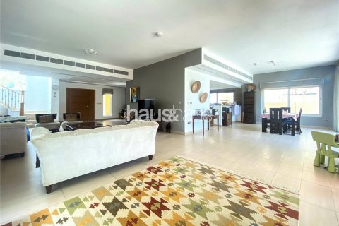 Villa sa Jumeirah Park, Dubai, UAE 4 silid-tulugan, 386 sq.m. № 626413 - larawan 3