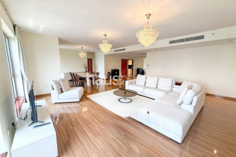 Apartment in Jumeirah Beach Residence, Dubai, UAE 4 bedrooms, 270 sq.m. № 626586