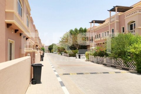 Vila v Al Mushrif, Abu Dhabi, SAE 5 spální, 464.5 m2 č. 410623