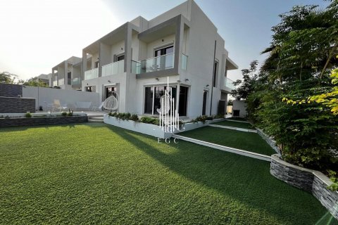 Shtëpi në qytet në Yas Island, Abu Dhabi, Emiratet e Bashkuara Arabe 3 dhoma gjumi, 360 m2. № 540645