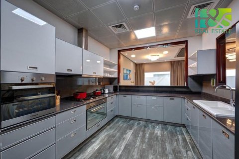 Villa te huur in Al Jazirah Al Hamra, Ras Al Khaimah, VAE 3 slaapkamers, 185.8 vr.m., nr 551783 - foto 3