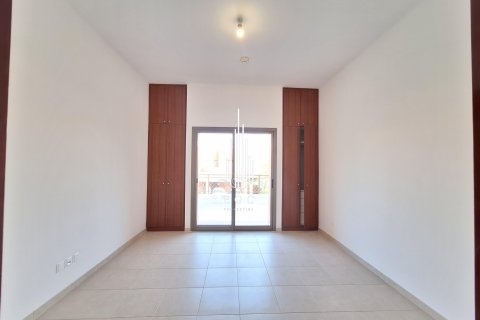 Зняти в оренду віллу в Abu Dhabi Gate City, Абу-Даби, ОАЕ 4 спальні, 326.9м2, № 533155 - фото 14