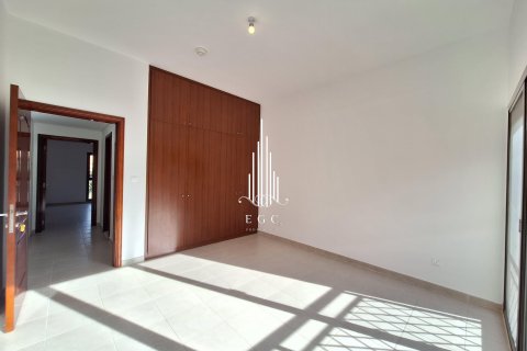 Зняти в оренду віллу в Abu Dhabi Gate City, Абу-Даби, ОАЕ 4 спальні, 326.9м2, № 533155 - фото 11