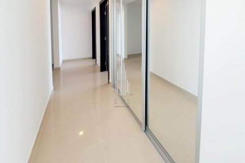 Apartment in Al Reem Island, Abu Dhabi, UAE 4 bedrooms, 238.5 sq.m. № 545093 - photo 11