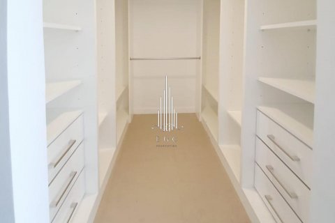 Apartment in Al Reem Island, Abu Dhabi, UAE 4 bedrooms, 238.5 sq.m. № 545093 - photo 12