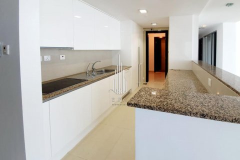 Apartment in Al Reem Island, Abu Dhabi, UAE 4 bedrooms, 238.5 sq.m. № 545093 - photo 17