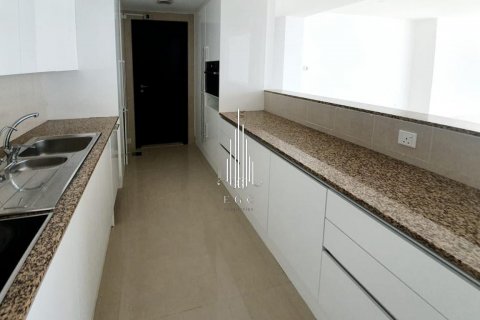 Apartment in Al Reem Island, Abu Dhabi, UAE 4 bedrooms, 238.5 sq.m. № 545093 - photo 15