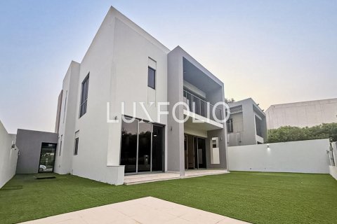 Vila u gradu Dubai Hills Estate, Dubai, UAE 5 spavaće sobe, 483 m2 Br. 627247 - Slika 20