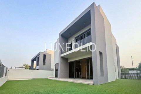 Vila u gradu Dubai Hills Estate, Dubai, UAE 5 spavaće sobe, 483 m2 Br. 627247 - Slika 19