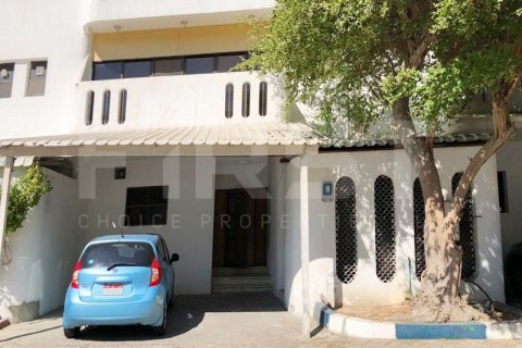 Villa i Abu Dhabi, Emiratene 4 soverom, 260.1 kvm nr. 410674