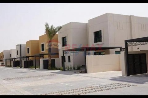 Rumah bandar di Al Rahmaniya, Sharjah, UAE 3 bilik tidur, 178 meter persegi № 533868