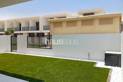 Villa en Town Square, Dubai, EAU 4 dormitorios, 253 m² № 626467