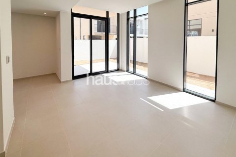 Villa para venda em Dubai South (Dubai World Central), Dubai, EAU 4 quartos, 223 m2 № 625743 - foto 3