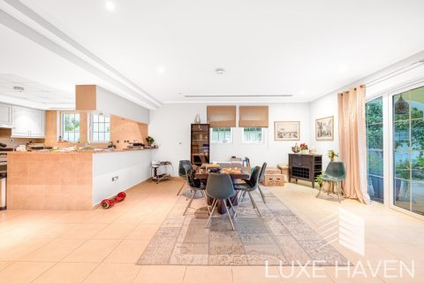 Vila u gradu Jumeirah Park, Dubai, UAE 4 spavaće sobe, 402.73 m2 Br. 367829 - Slika 4