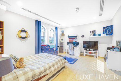 Vila u gradu Jumeirah Park, Dubai, UAE 4 spavaće sobe, 402.73 m2 Br. 367829 - Slika 8