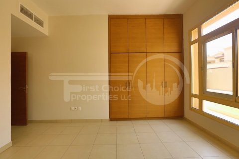 Villa en alquiler en Al Raha Golf Gardens, Abu Dhabi, EAU 4 dormitorios, 342 m2 № 410398 - foto 7