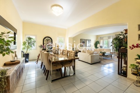 Villa te koop in Meadows, Dubai, VAE 4 slaapkamers, 386 vr.m., nr 586073 - foto 3