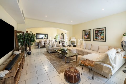 Villa te koop in Meadows, Dubai, VAE 4 slaapkamers, 386 vr.m., nr 586073 - foto 2