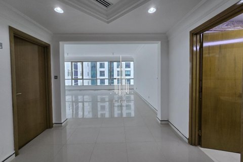 Apartament në Corniche Road, Abu Dhabi, Emiratet e Bashkuara Arabe 3 dhoma gjumi, 263.8 m2. № 535339 - Foto 2