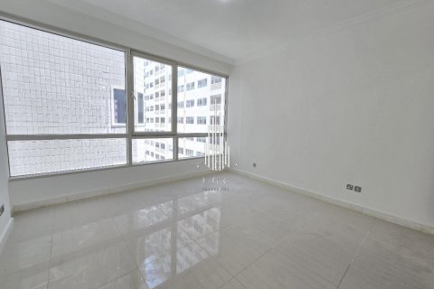 Apartament në Corniche Road, Abu Dhabi, Emiratet e Bashkuara Arabe 3 dhoma gjumi, 263.8 m2. № 535339 - Foto 15