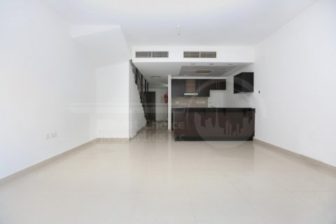 Villa til leie i Al Reef, Abu Dhabi, Emiratene 3 soverom, 225.2 kvm Nr. 410428 - Foto 2