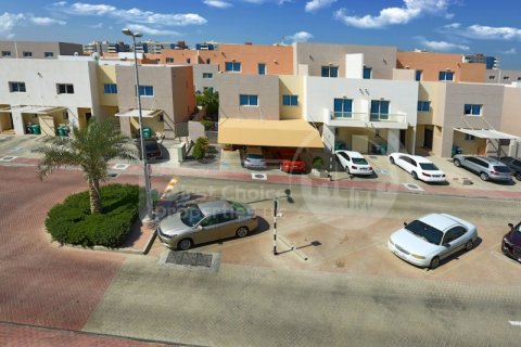Al Reef, Abu Dhabi, UAE의 임대용 빌라 침실 3개, 225.2제곱미터 번호 410410 - 사진 14