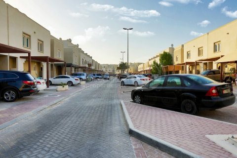 Al Reef, Abu Dhabi, UAE의 임대용 빌라 침실 3개, 225.2제곱미터 번호 410410 - 사진 16