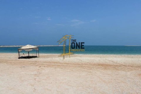 Maa asukohaga Al Mairid, Ras Al Khaimah, AÜE: 894.2 m² Nr 589320