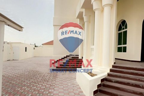 Vila u Khalifa City, Abu Dhabi, UAE 6 spavaćih soba, 1142.7 m2 Br. 441587 - fotografija 8