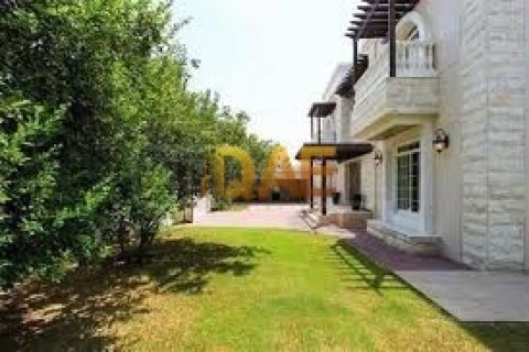 Villa itt: Dubai, EAE, 1393.55 m², azonosító: 133575