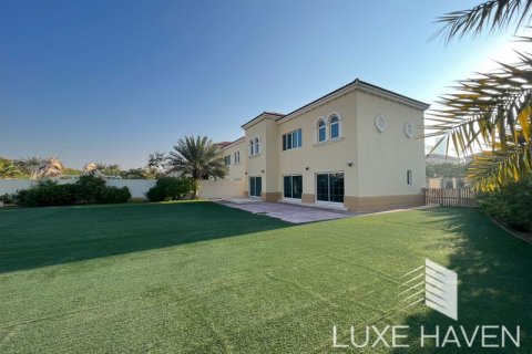 Villa in Jumeirah Park, Dubai, UAE 4 bedrooms, 314.85 sq.m. № 388259