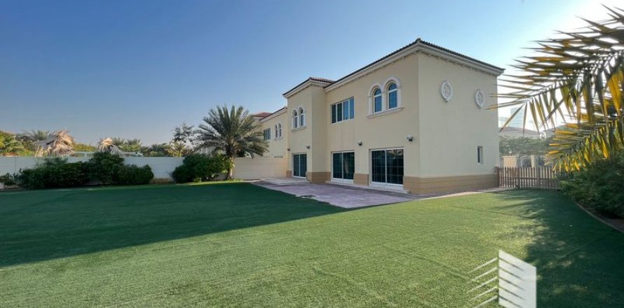 Вилла в Jumeirah Park, Дубай, ОАЭ 4 спальни, 314.85м2 № 388259