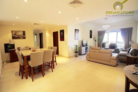 Apartment in Al Hamra Village, Ras Al Khaimah, UAE 2 bedrooms, 196.2 sq.m. № 588558 - photo 2