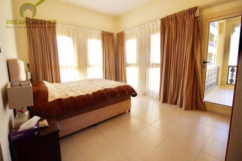 Apartment in Al Hamra Village, Ras Al Khaimah, UAE 2 bedrooms, 196.2 sq.m. № 588558 - photo 5