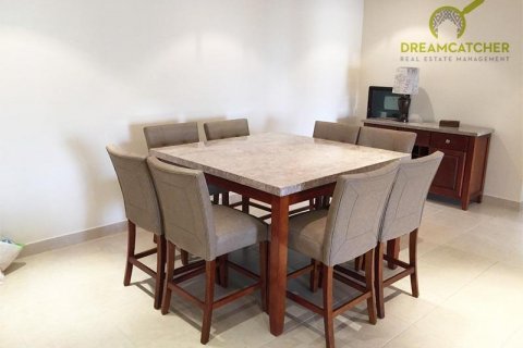 Apartment in Al Hamra Village, Ras Al Khaimah, UAE 2 bedrooms, 196.2 sq.m. № 588558 - photo 8