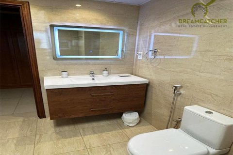 Apartment in Al Hamra Village, Ras Al Khaimah, UAE 2 bedrooms, 196.2 sq.m. № 588558 - photo 17