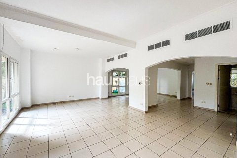 Villa sa Meadows, Dubai, UAE 3 silid-tulugan, 320 sq.m. № 626999 - larawan 3