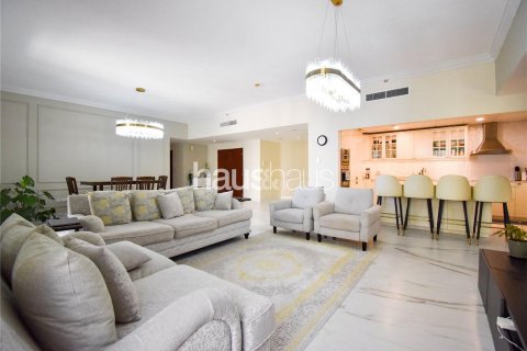 Квартира в Джумейра Бич Резиденс, Дубай, ОАЭ 4 спальни, 263м2 № 625982