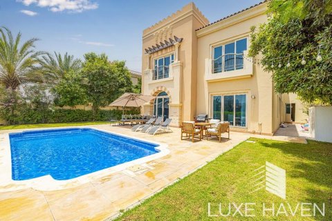 Βίλα σε Dubai Sports City, Dubai, ΗΑΕ 6 υπνοδωμάτια, 623.29 τ.μ. Αρ. 379793