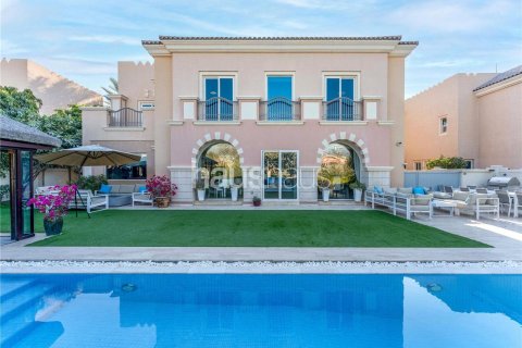 Vila v Dubai Sports City, SAE 5 spální, 557 m2 č. 625616 - Fotografia 18