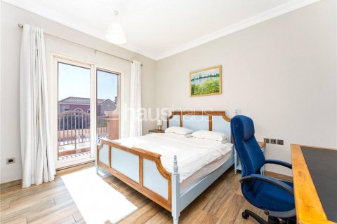 Vila v Dubai Sports City, SAE 5 spální, 557 m2 č. 625616 - Fotografia 11