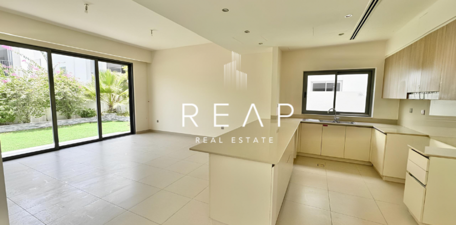 Villa in Dubai Hills Estate, Dubai, UAE 3 bedrooms, 454.4 sq.m. № 499486