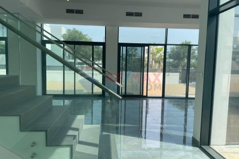 Villa à louer à Al Furjan, Dubai, EAU 4 chambres, 462.8 m2 № 541281 - photo 2