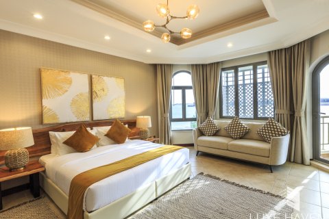 וילה להשכרה ב Palm Jumeirah, Dubai, איחוד האמירויות  4 חדרי שינה, 622.36 מ"ר, מספר 422699 - תמונה 8