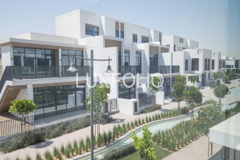 Kaupunkipientalo Arabian Ranches 3, Dubai, Arabiemiraatit 3 makuuhuonetta, 205 m2 № 627435 - kuva 3