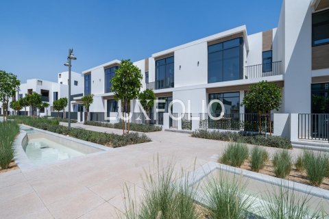 Kaupunkipientalo Arabian Ranches 3, Dubai, Arabiemiraatit 3 makuuhuonetta, 205 m2 № 627435 - kuva 2