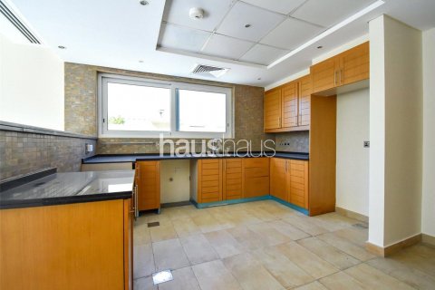 Vilë në Jumeirah Park, Dubai, Emiratet e Bashkuara Arabe 4 dhoma gjumi, 386 m2. № 626432 - Foto 5